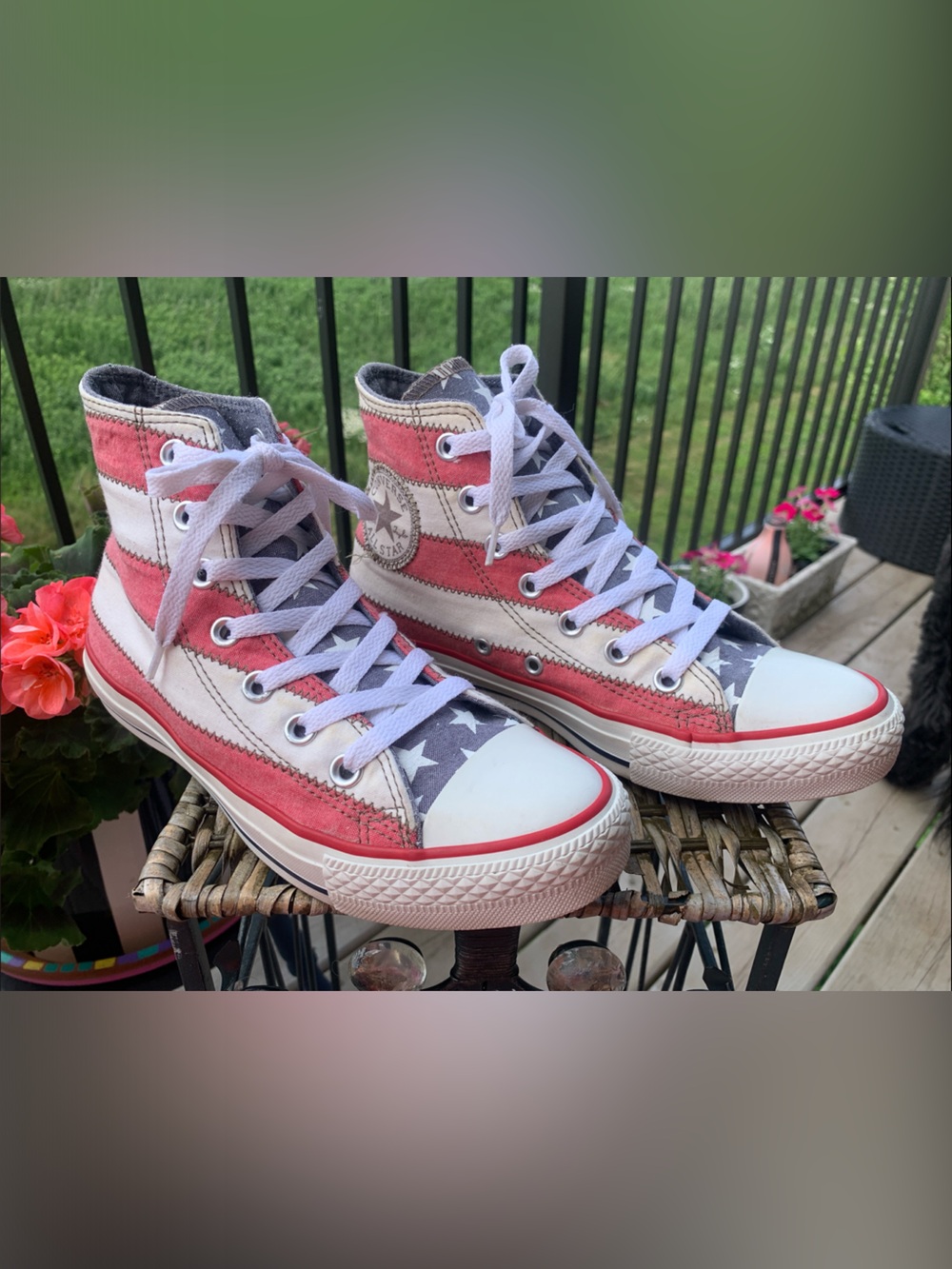 Converse All Star Chucks Distressed American flag high-tops Women Size 7 Men 5